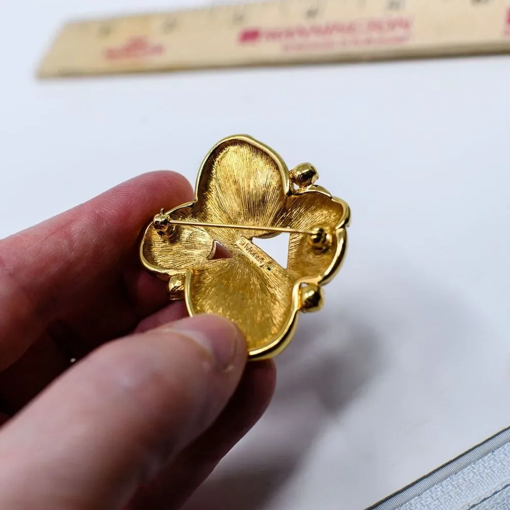 Monet signed gold tone faux pearl rhinestone brooch pin